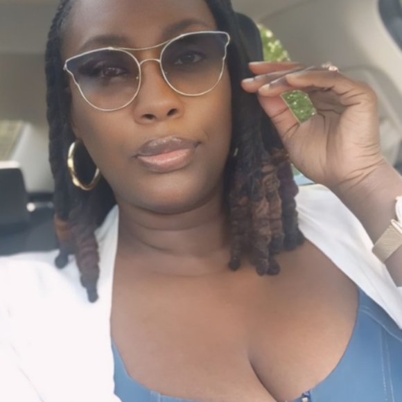 Meet your Posher, Bebe - Picture 8 of 8